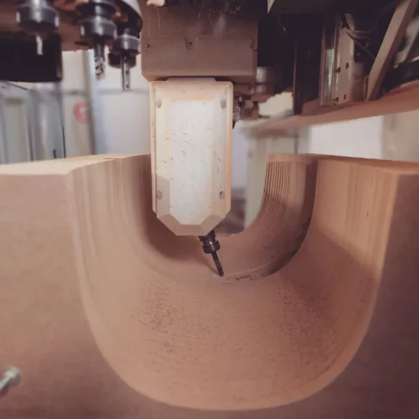 Acabado de un molde grande en MDF