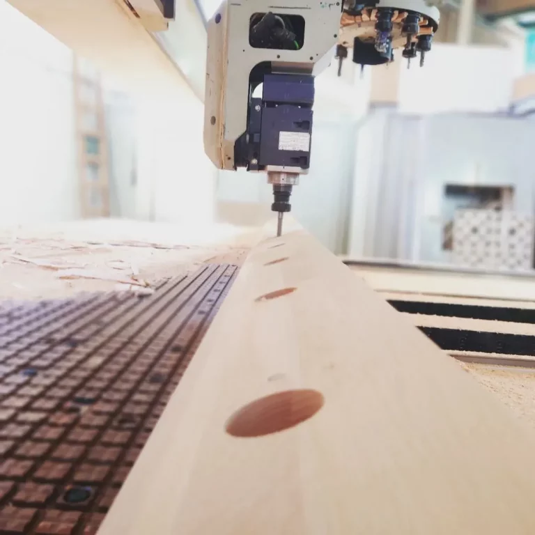 Servicio de Mecanizado CNC en Madera con 5 ejes